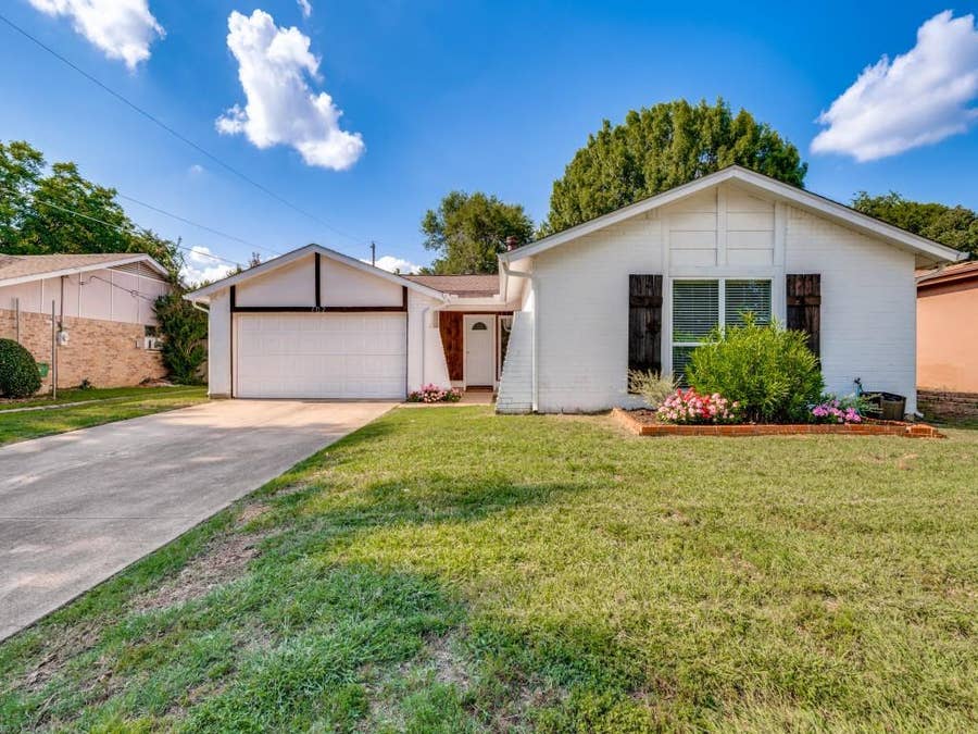 Property photo for 702 Woodcrest Drive, Grand Prairie, TX