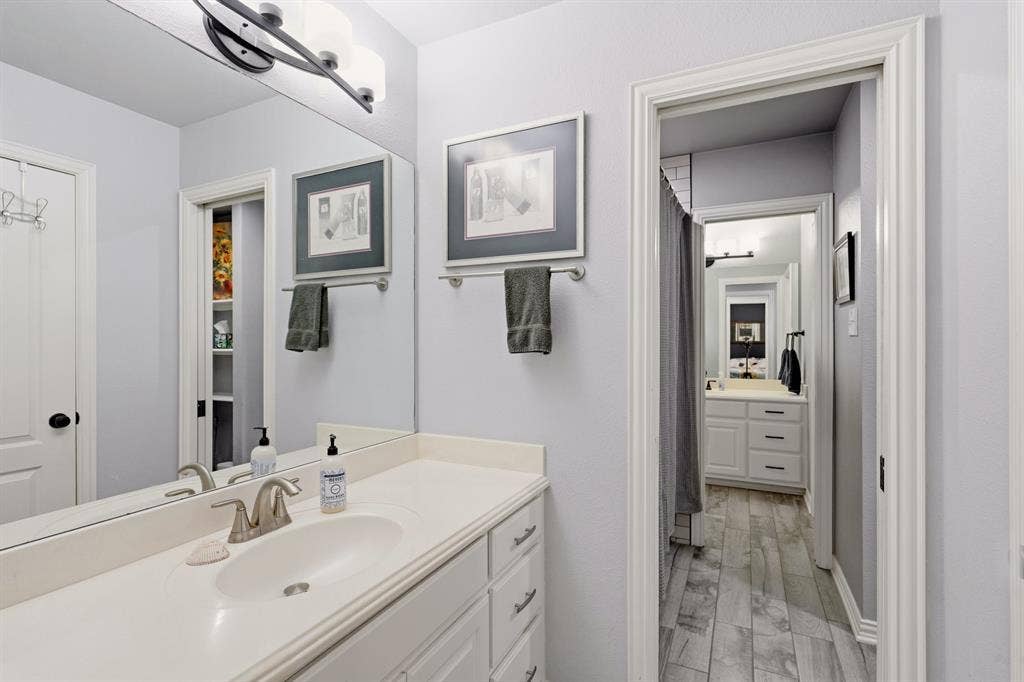 10 Trailside Court, Mansfield, TX 76063 10 Trailside Court, Mansfield, TX 76063