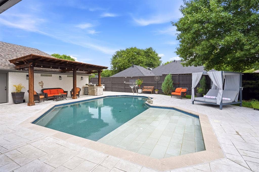 10 Trailside Court, Mansfield, TX 76063 10 Trailside Court, Mansfield, TX 76063