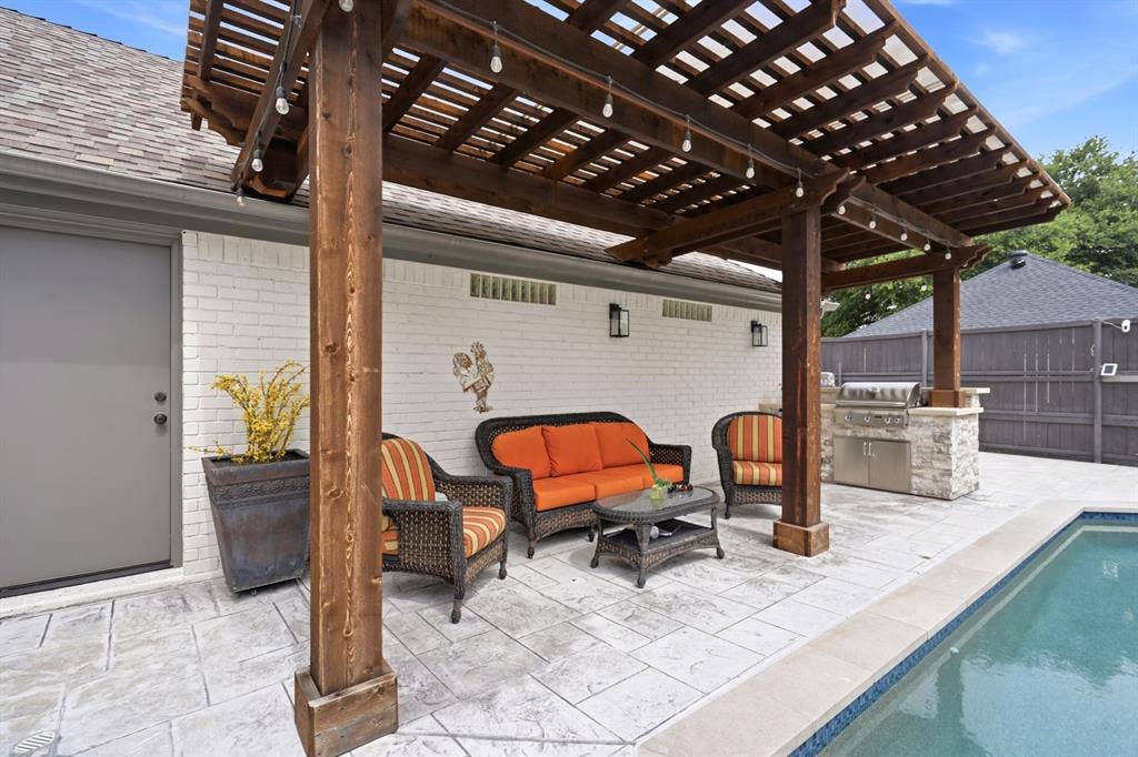 10 Trailside Court, Mansfield, TX 76063 10 Trailside Court, Mansfield, TX 76063