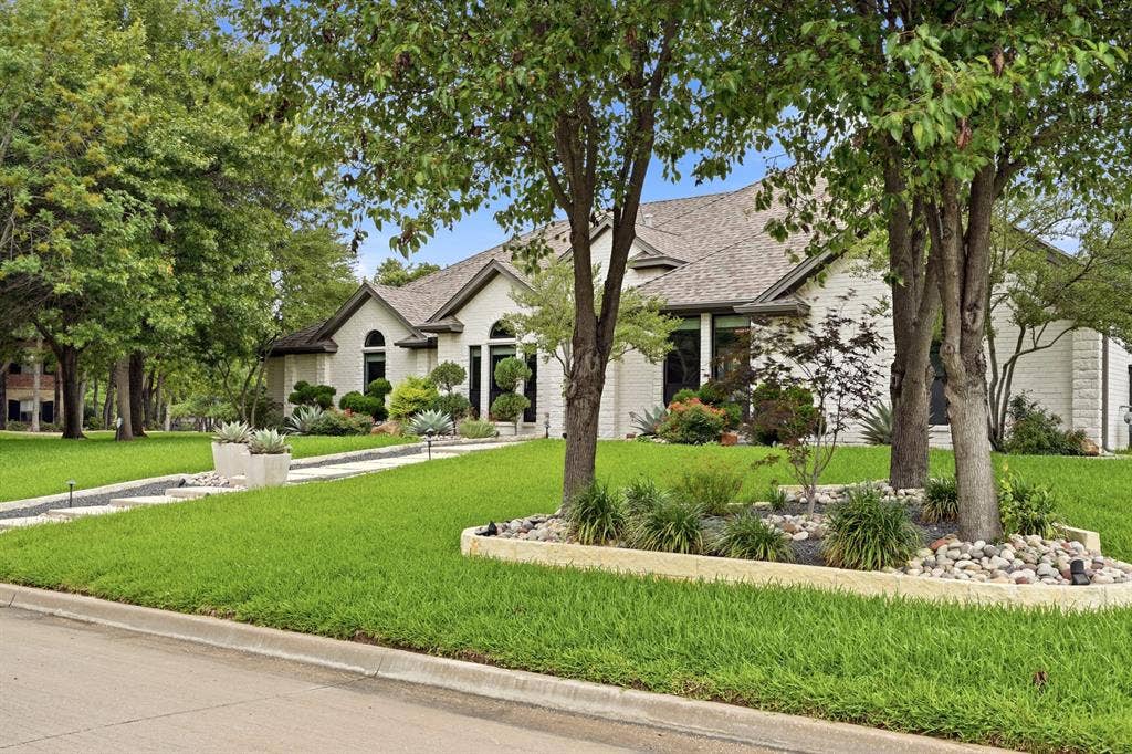 10 Trailside Court, Mansfield, TX 76063 10 Trailside Court, Mansfield, TX 76063