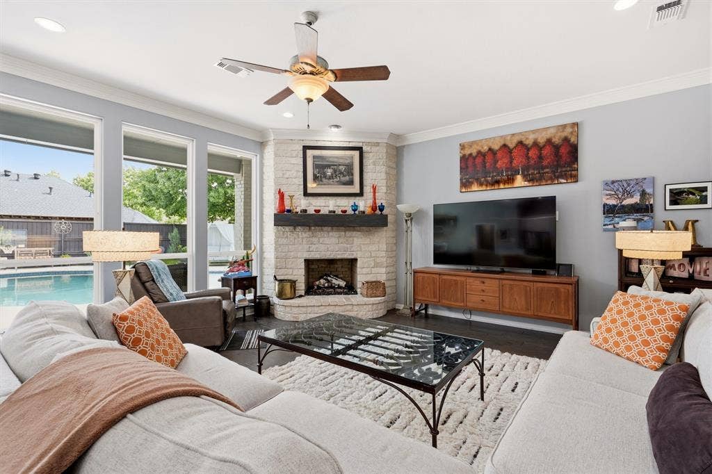 10 Trailside Court, Mansfield, TX 76063 10 Trailside Court, Mansfield, TX 76063
