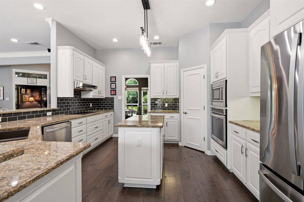 10 Trailside Court, Mansfield, TX 76063 10 Trailside Court, Mansfield, TX 76063