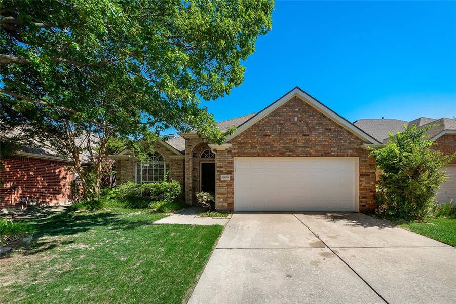 Property photo for 5909 Berkshire Road, McKinney, TX