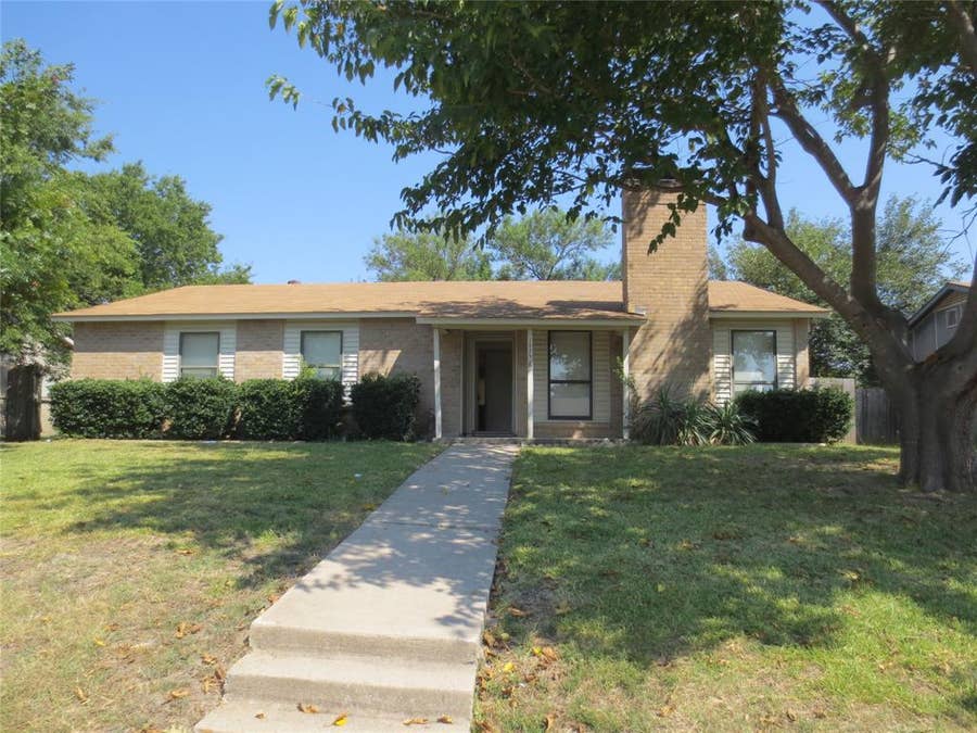 Property photo for 1225 Oakbluff Drive, Lancaster, TX