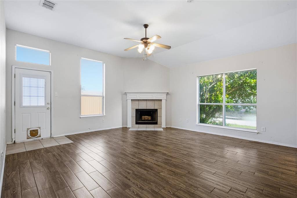 8377 Edgepoint Trail, Fort Worth, TX 76053 8377 Edgepoint Trail, Fort Worth, TX 76053