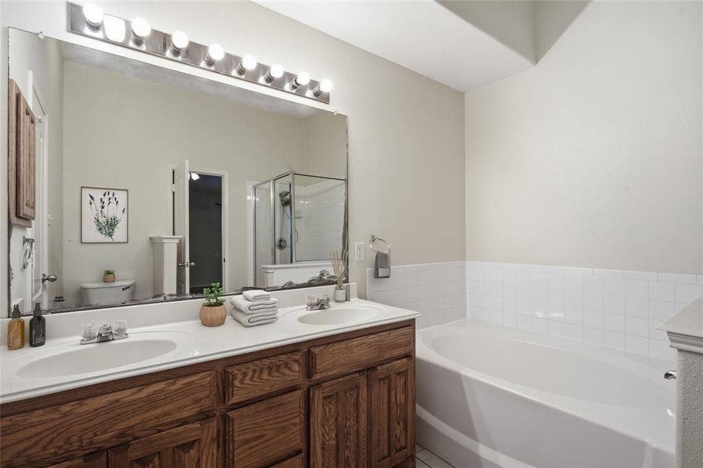 8377 Edgepoint Trail, Fort Worth, TX 76053 8377 Edgepoint Trail, Fort Worth, TX 76053