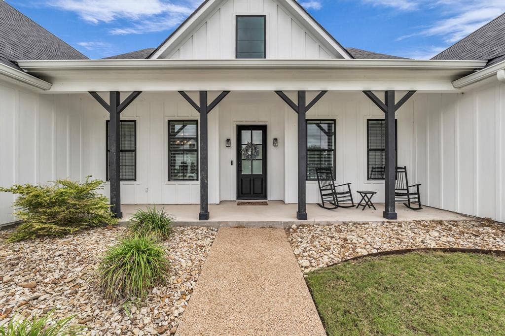 154 Water View Lane, Robinson, TX 76706 front entry with covered porch