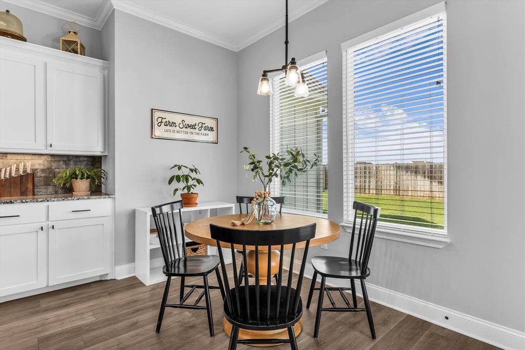 154 Water View Lane, Robinson, TX 76706 eat in kitchen, breakfast area with natural light and views to the backyard
