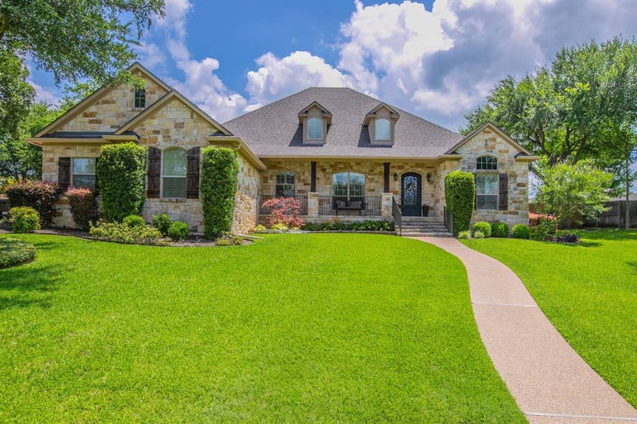 Property photo for 437 Winding Creek Lane, Waco, TX