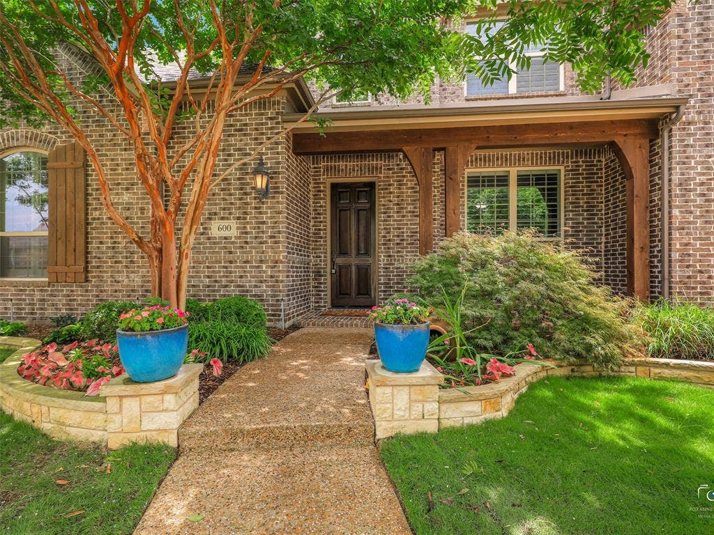 600 Abbey Lane, Prosper, TX 75078 Beautiful Mature Landscacping and hardscape