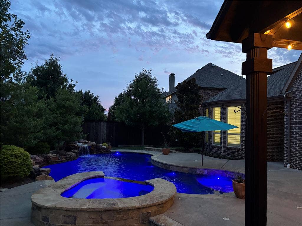 600 Abbey Lane, Prosper, TX 75078 Stunning LED Pool