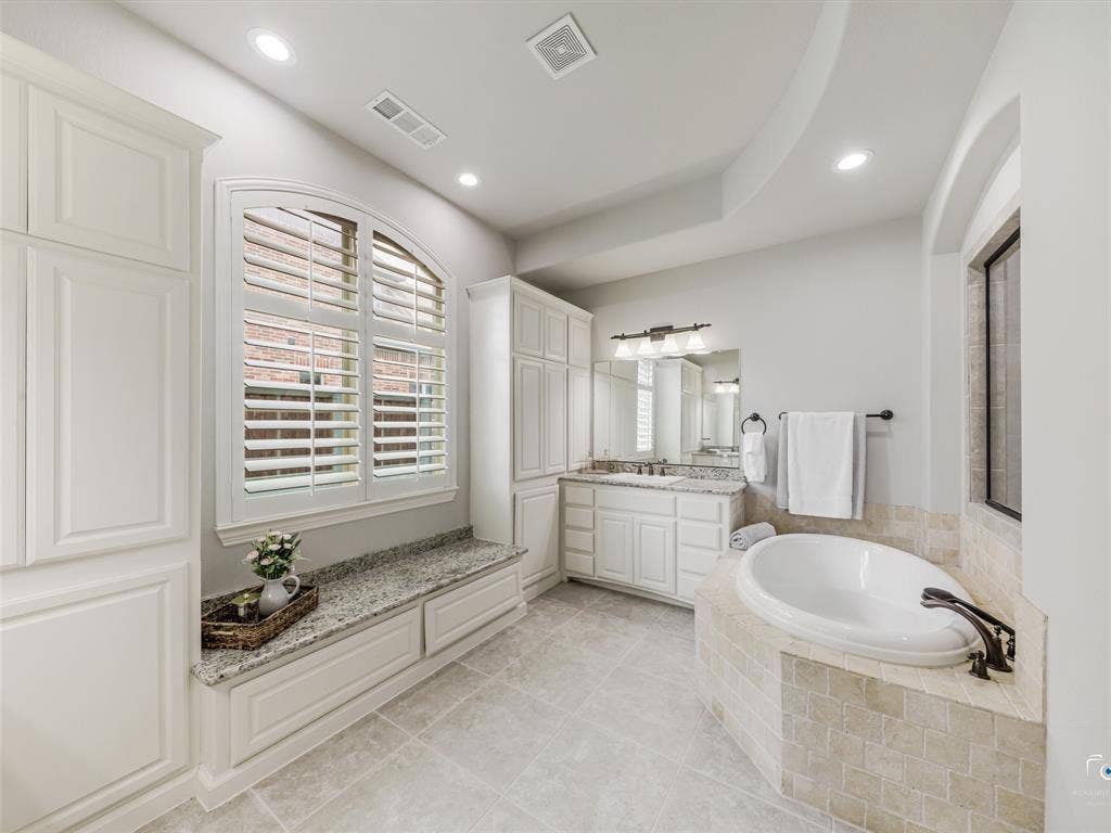 600 Abbey Lane, Prosper, TX 75078 Primary Bathroom