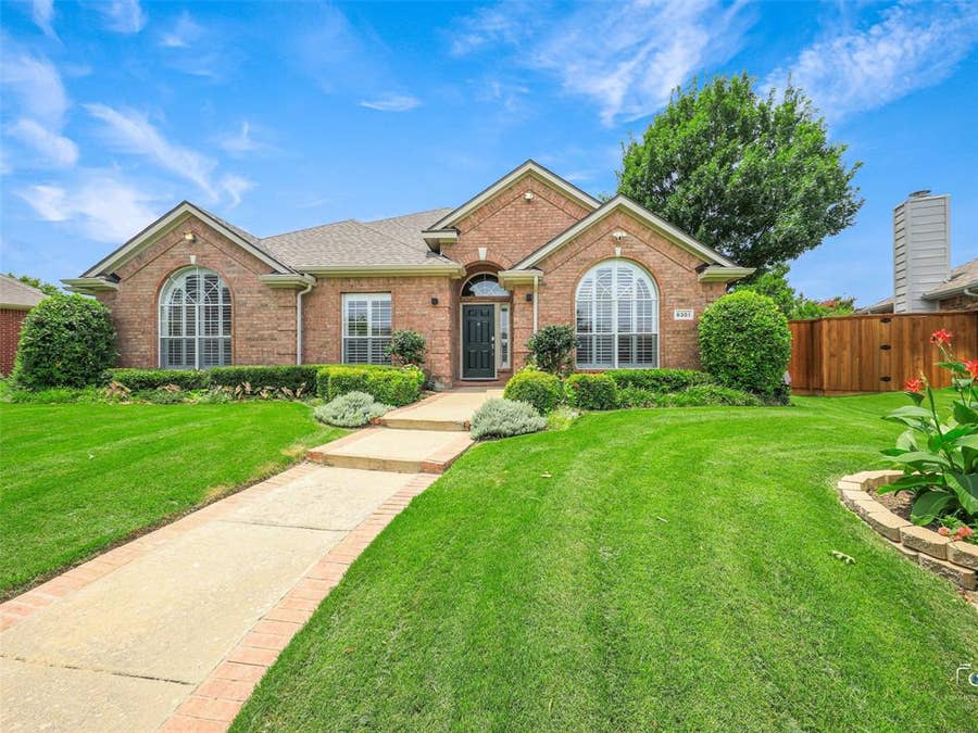 Property photo for 8301 Cardiff Circle, Plano, TX