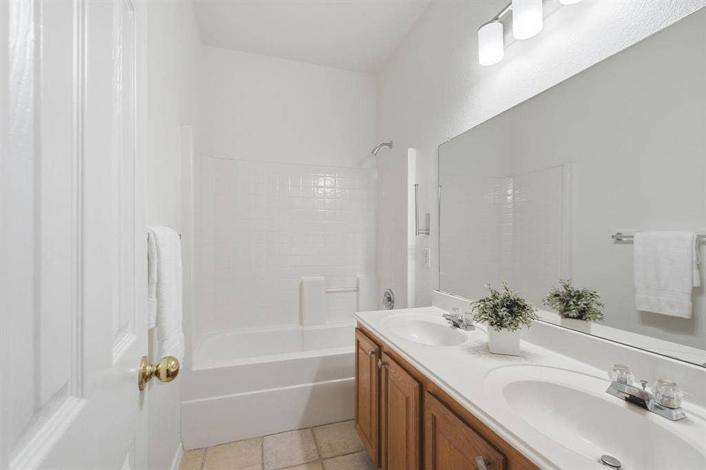 2416 Dalhart Trail, McKinney, TX 75072 2416 Dalhart Trail, McKinney, TX 75072