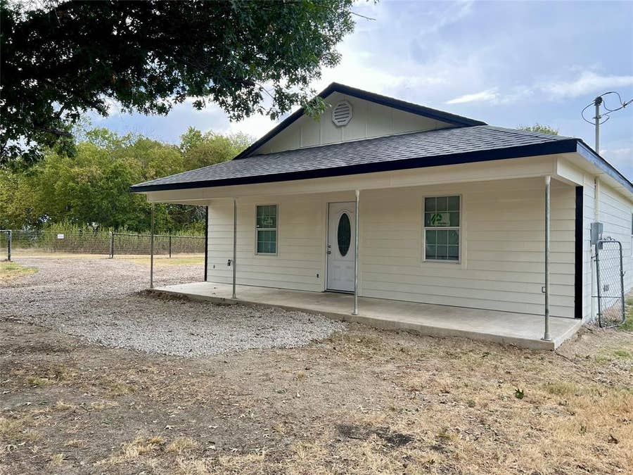 Property photo for 503 E Sanger Street, Celeste, TX