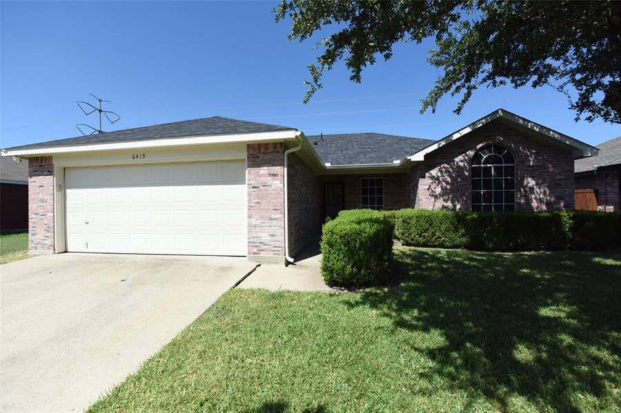 Property photo for 6419 Brookhaven Trail, Arlington, TX