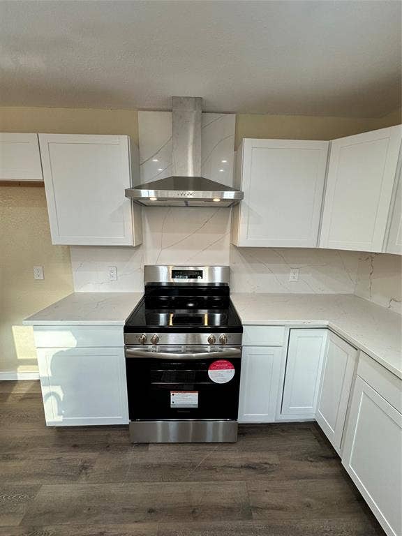 6620 Moss Lane, Watauga, TX 76148 Newly installed stainless steel gas range and matching range hood