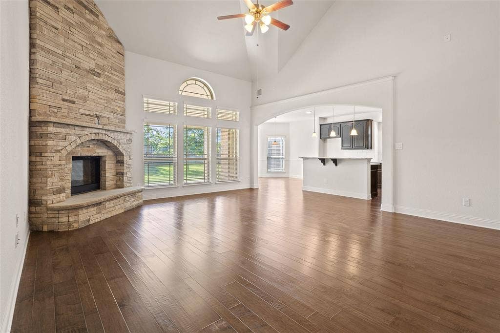 604 Cody Lane, Mansfield, TX 76063