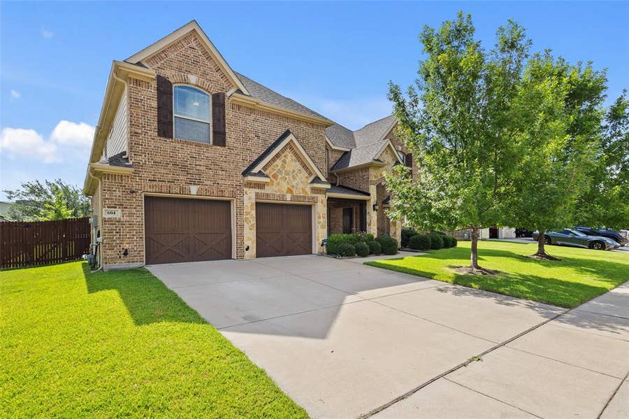 Property photo for 604 Cody Lane, Mansfield, TX