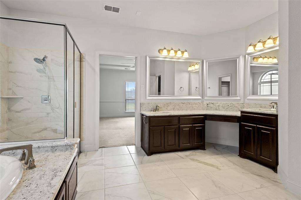 604 Cody Lane, Mansfield, TX 76063
