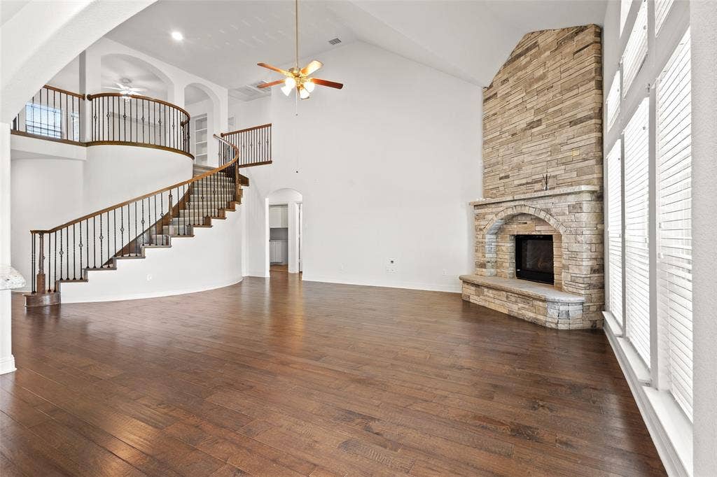 604 Cody Lane, Mansfield, TX 76063