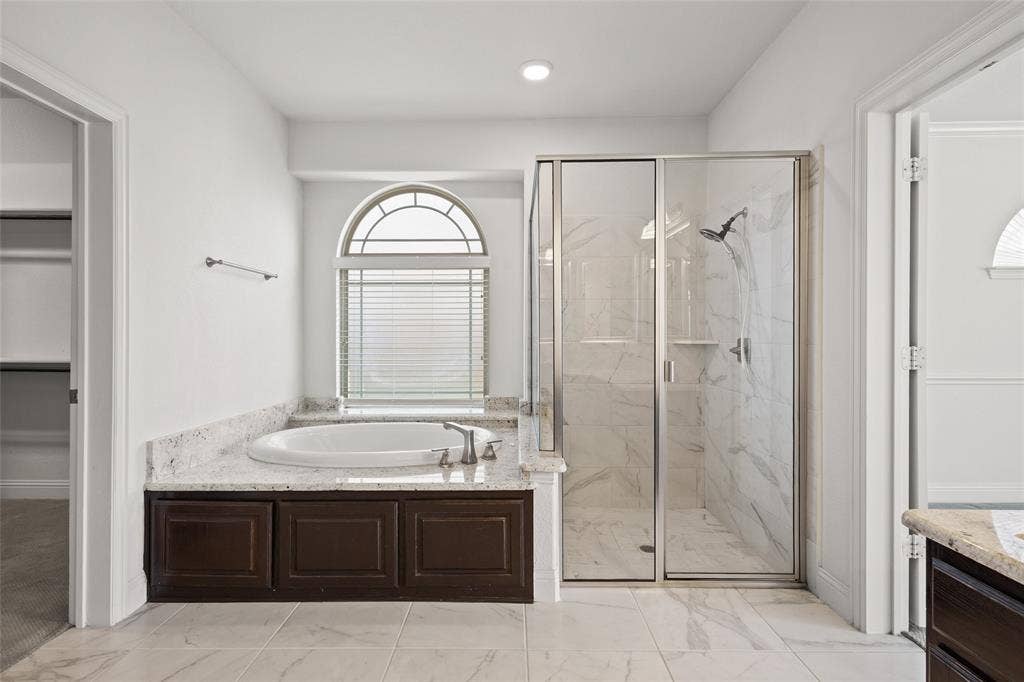 604 Cody Lane, Mansfield, TX 76063