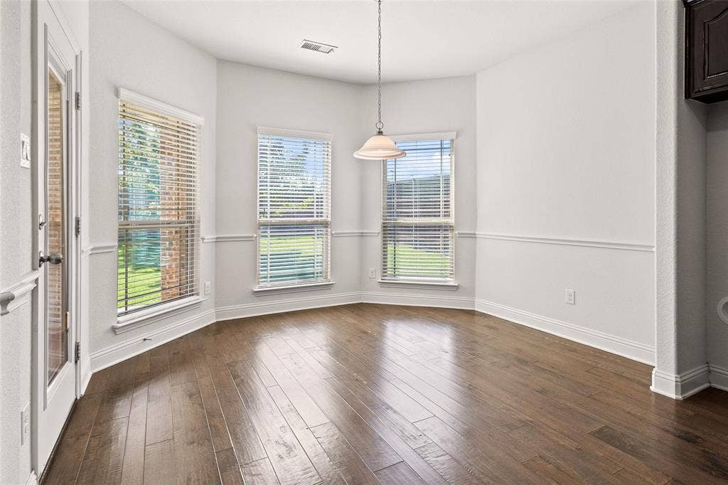 604 Cody Lane, Mansfield, TX 76063