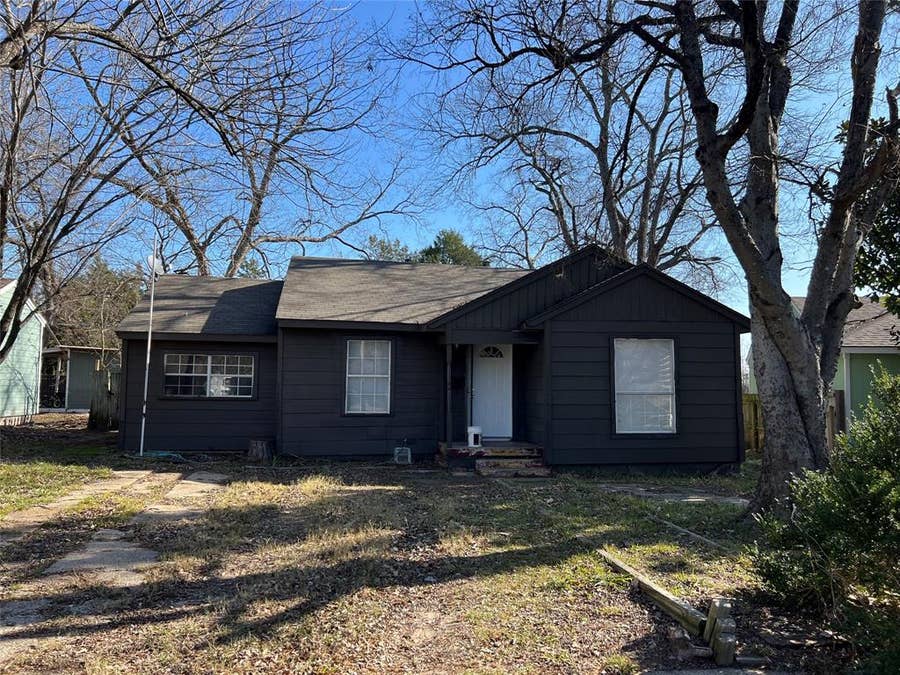 Property photo for 1104 Bell Drive, Greenville, TX