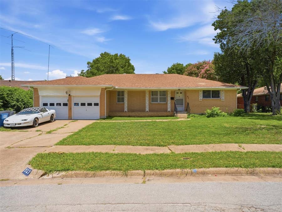 Property photo for 927 Poinsettia Drive, Lancaster, TX