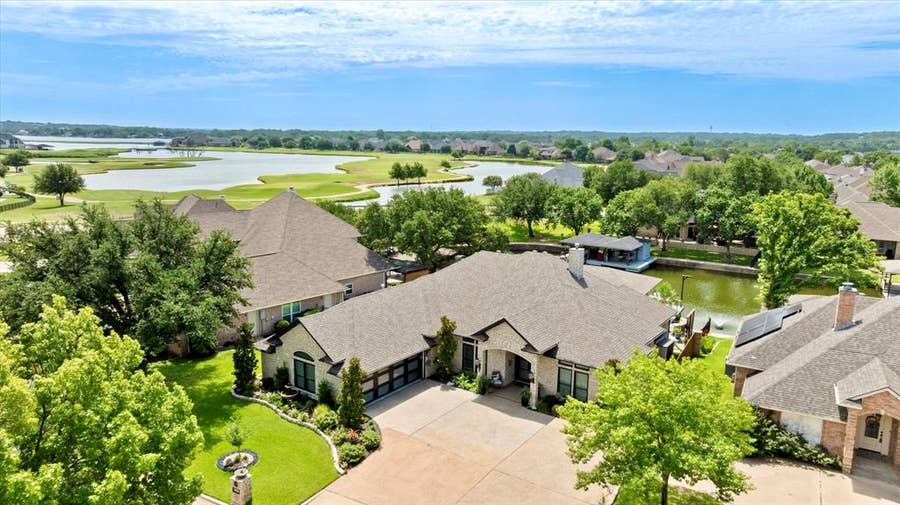 Property photo for 1209 Mallard Way, Granbury, TX