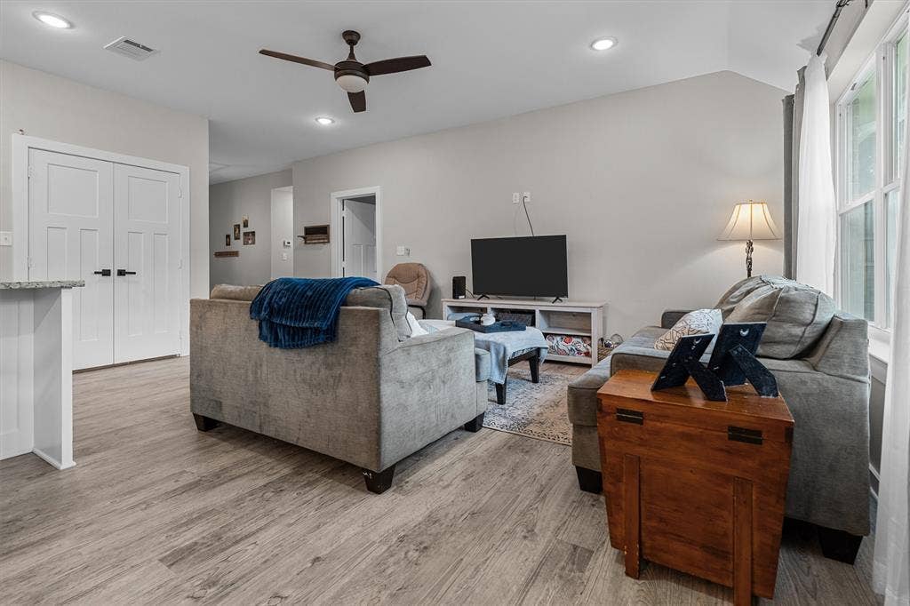 17459 County Road 4108, Lindale, TX 75771 17459 County Road 4108, Lindale, TX 75771