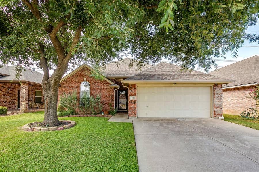 Property photo for 1325 Sierra Blanca Drive, Fort Worth, TX