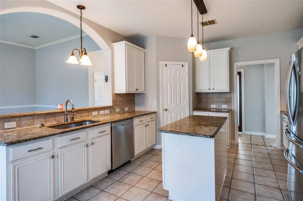 323 Del Cano Drive, Allen, TX 75002 323 Del Cano Drive, Allen, TX 75002
