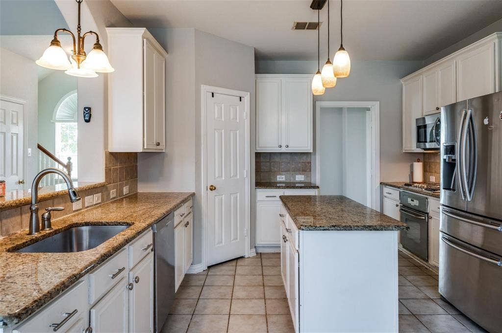 323 Del Cano Drive, Allen, TX 75002 323 Del Cano Drive, Allen, TX 75002