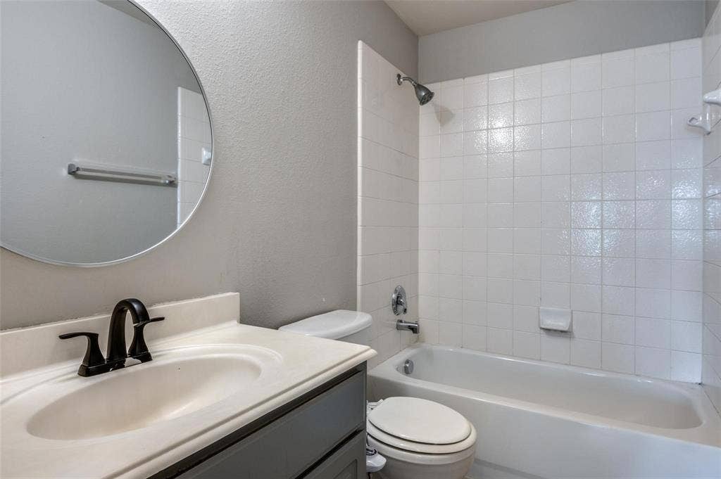 323 Del Cano Drive, Allen, TX 75002 323 Del Cano Drive, Allen, TX 75002