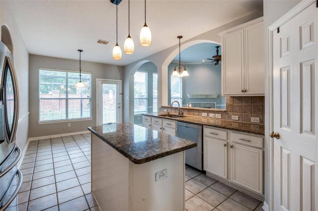 323 Del Cano Drive, Allen, TX 75002 323 Del Cano Drive, Allen, TX 75002