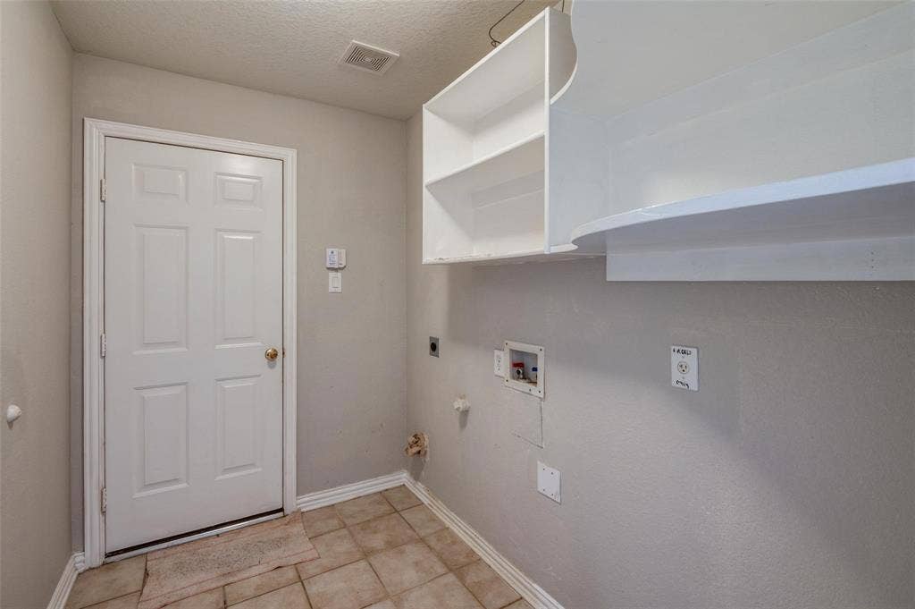 323 Del Cano Drive, Allen, TX 75002 323 Del Cano Drive, Allen, TX 75002