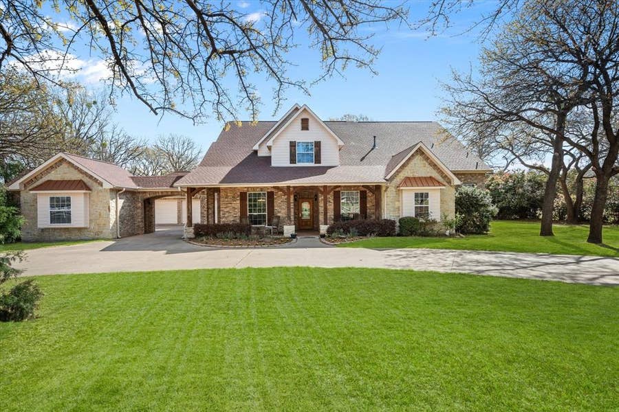 Property photo for 1720 Mistletoe Drive, Flower Mound, TX