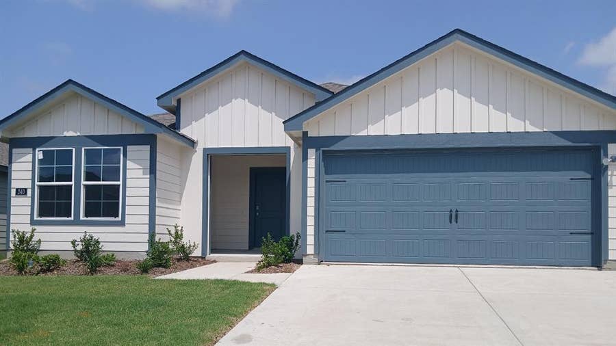 Property photo for 240 Whispering Pine Drive, Royse City, TX