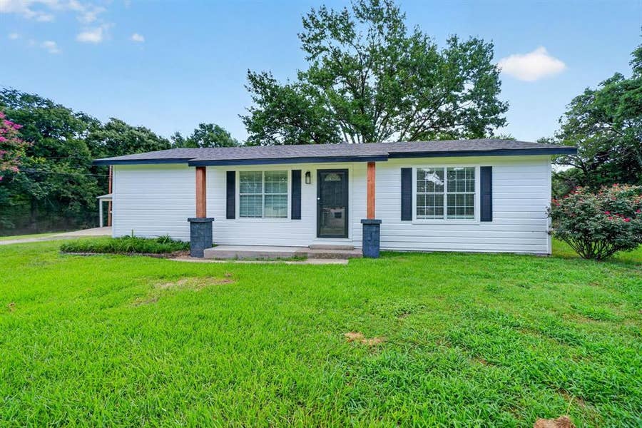Property photo for 10302 County Road 3705, Quinlan, TX