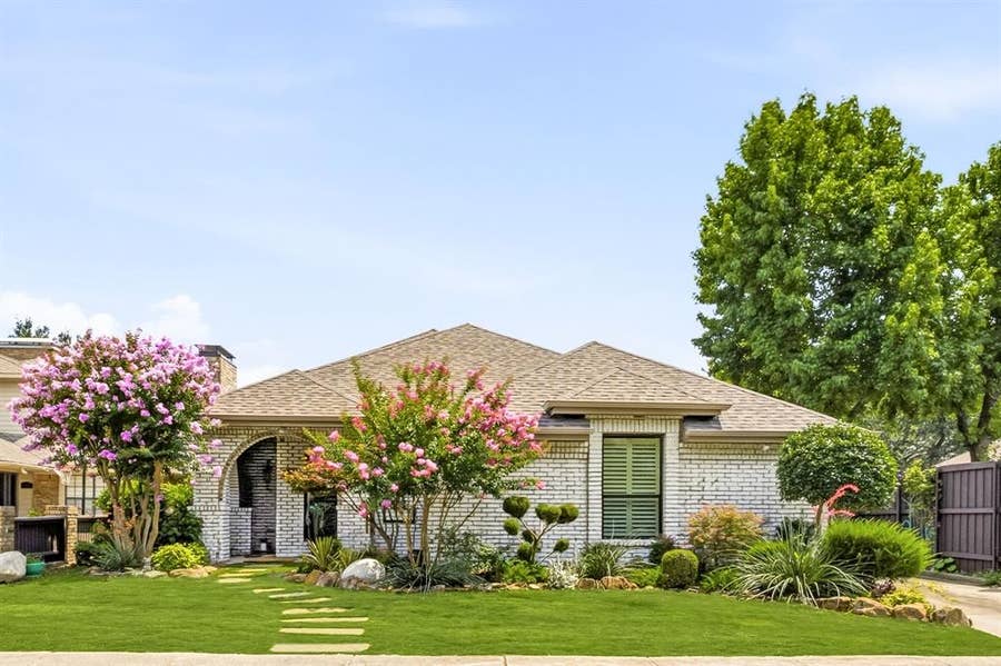Property photo for 5718 Over Downs Drive, Dallas, TX