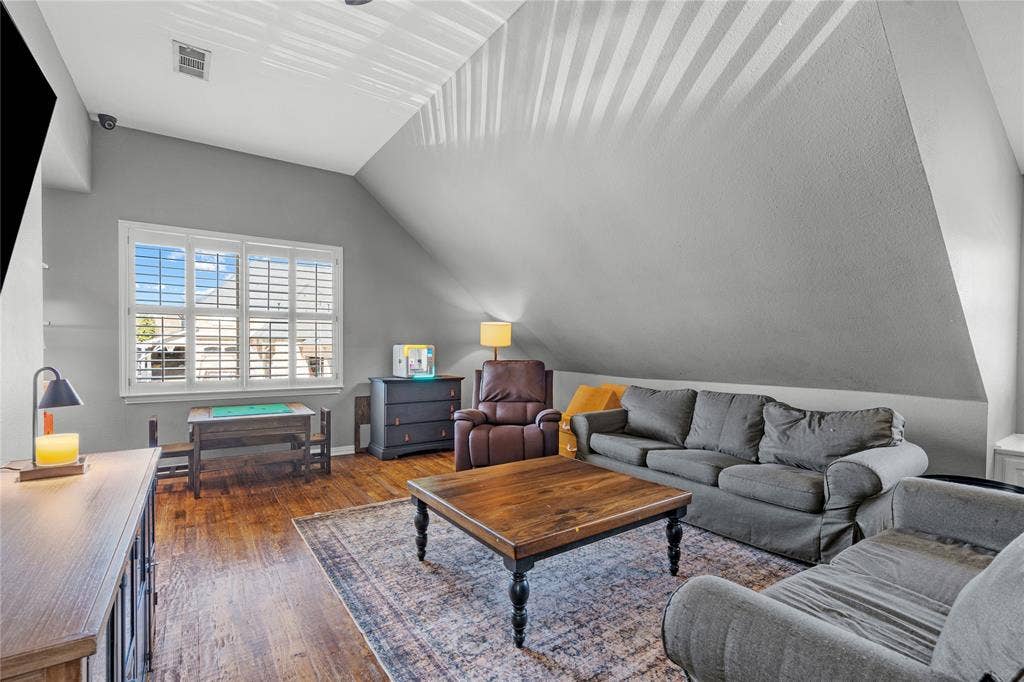 Upstairs flex space