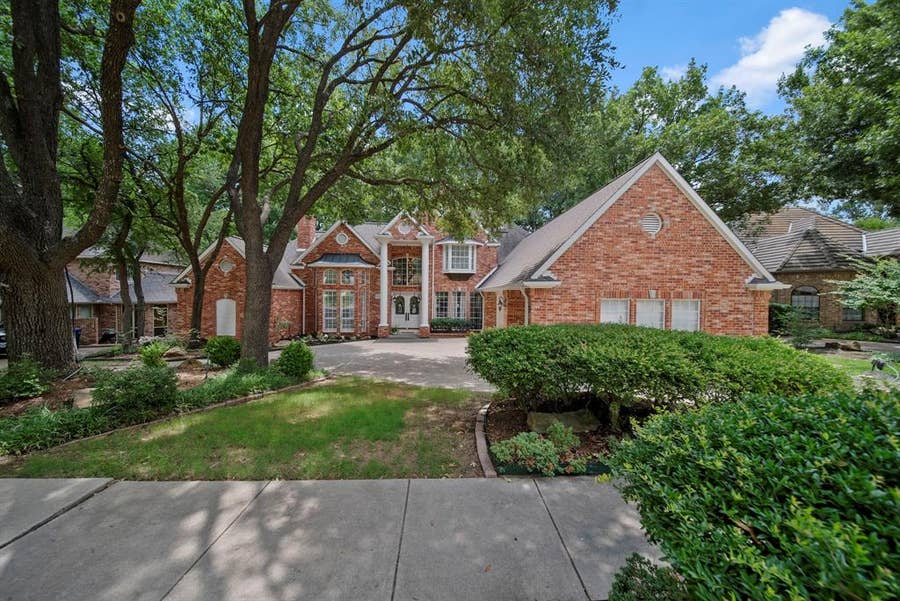 Property photo for 2622 Woods Lane, Garland, TX