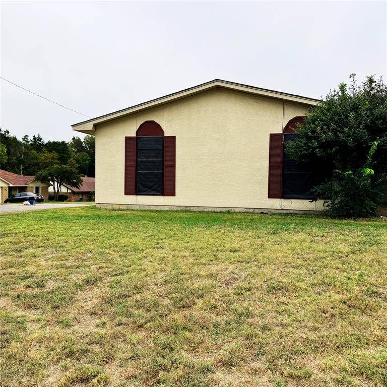 Property photo for 628 Taylor Court, Duncanville, TX