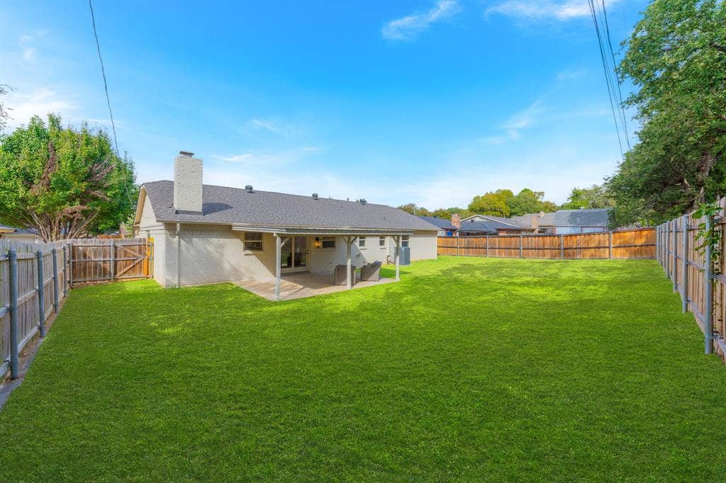 2212 Mountainview Drive, Hurst, TX 76054 Large covered patio.