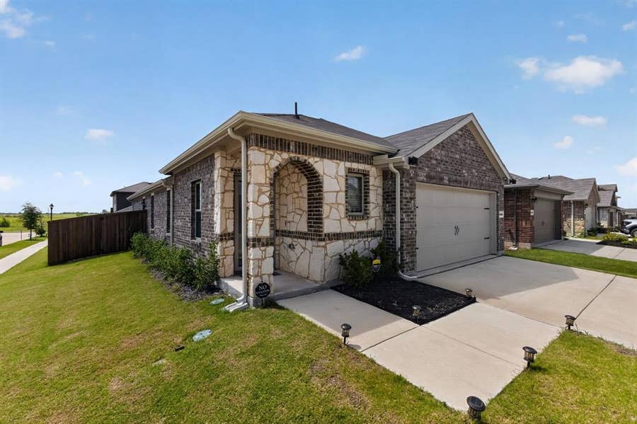 Property photo for 4626 Verdin Street, Crandall, TX