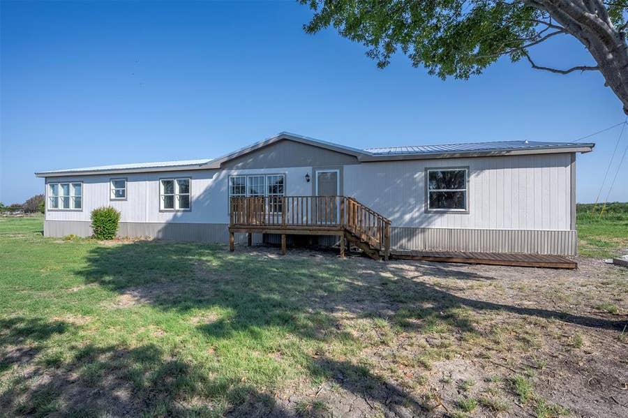 Property photo for 5728 N Sunchase Drive, Granbury, TX