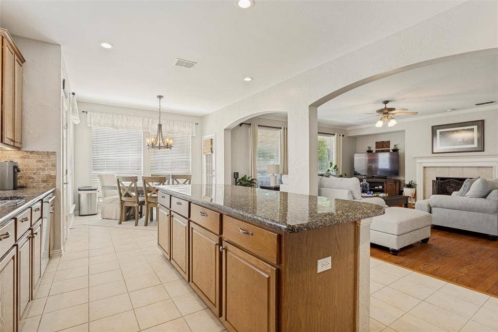 6610 Falcon Crest Lane, Sachse, TX 75048 6610 Falcon Crest Lane, Sachse, TX 75048