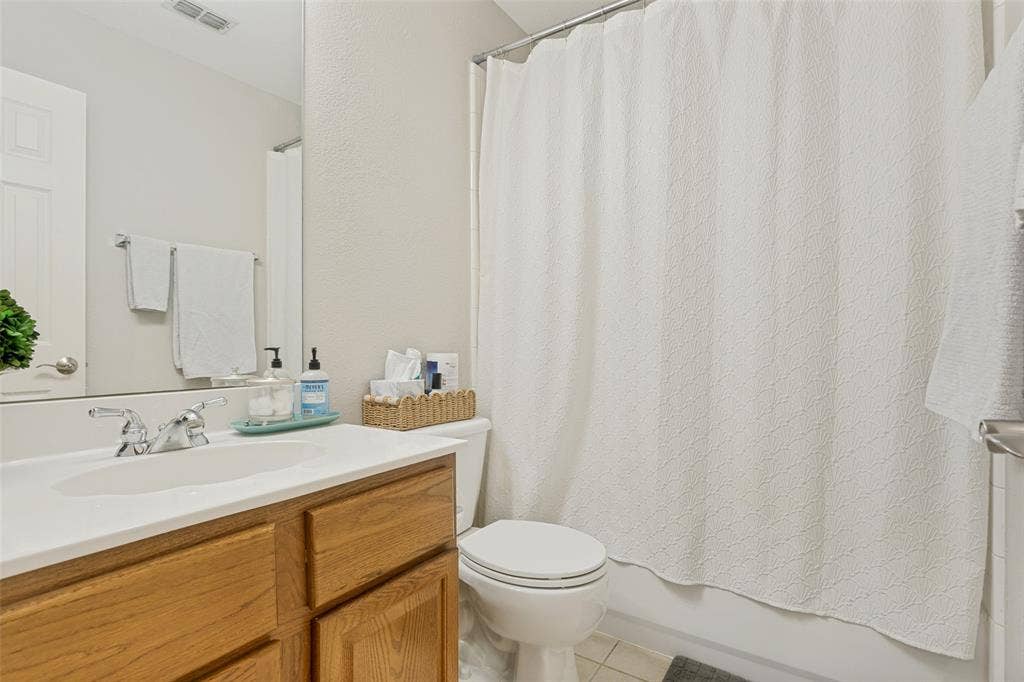 6610 Falcon Crest Lane, Sachse, TX 75048 6610 Falcon Crest Lane, Sachse, TX 75048